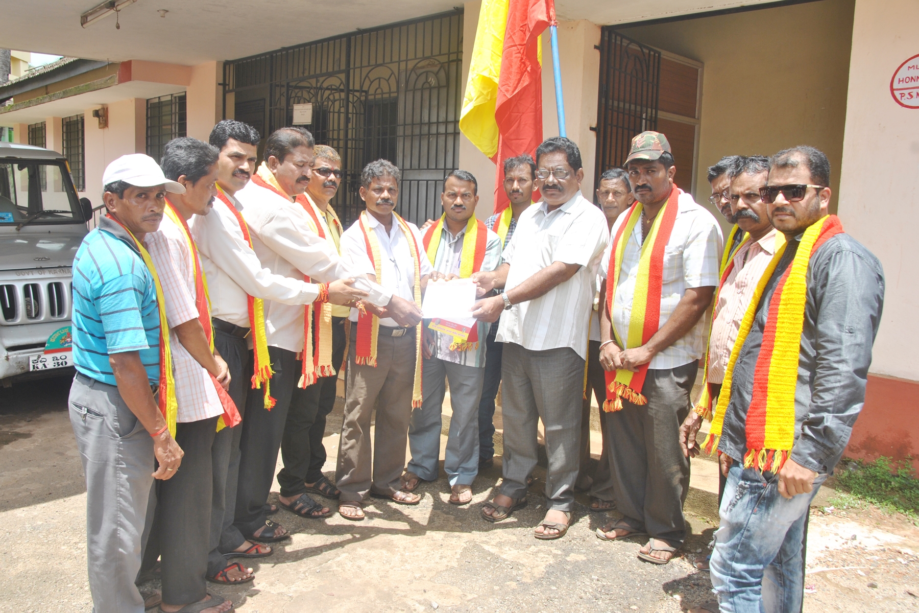 ಪಡಿತರ ವ್ಯವಸ್ಥೆ ಸರಿಪಡಿಸಲು ಆಗ್ರಹಿಸಿ ಮನವಿ